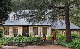 The Croft - Enchanting Bowral Stone Cottage